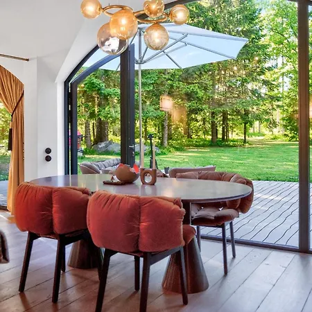 Silma Retreat The Hobbit House Haapsalu